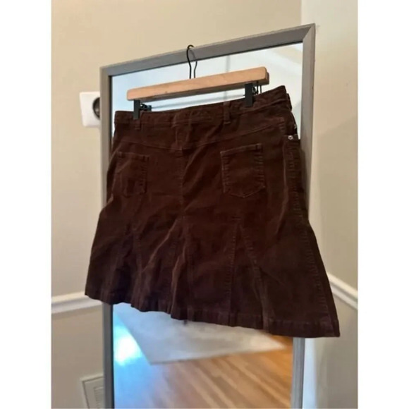 David Paul-90’s Vintage, Brown, Pleated, Above Of Knee Skirt - Picture 2 of 3